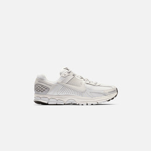 Nike Zoom Vomero 5 Sp - Vast Grey / Black / Sail – Kith